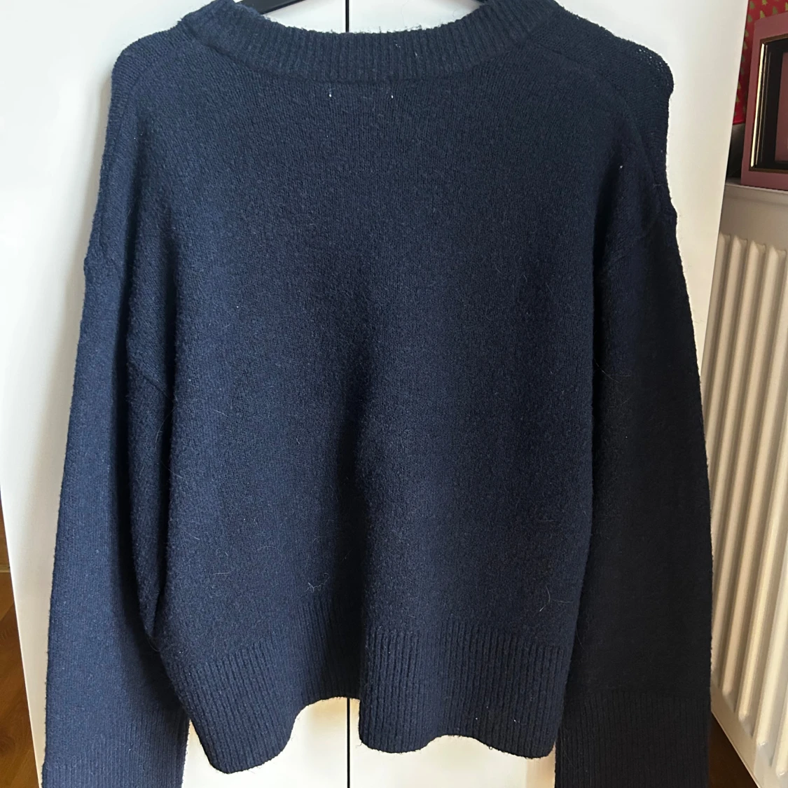 Mörkblå stickad tröja från Gina Tricot - 2