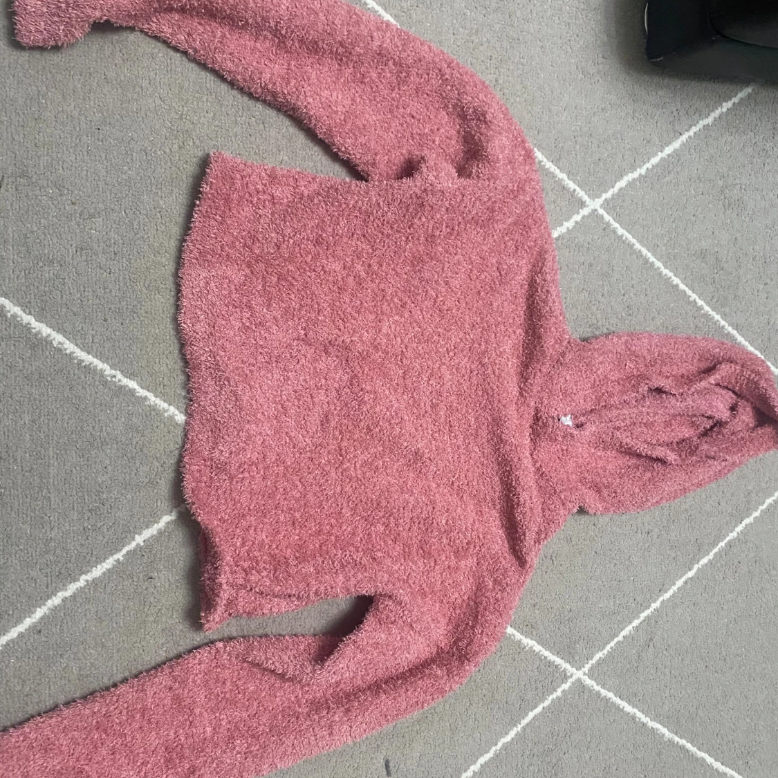 Mysig rosa hoodie i fluffigt material