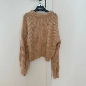 Stickad tröja  - Stickad tröja från na-kd. Använd en gång