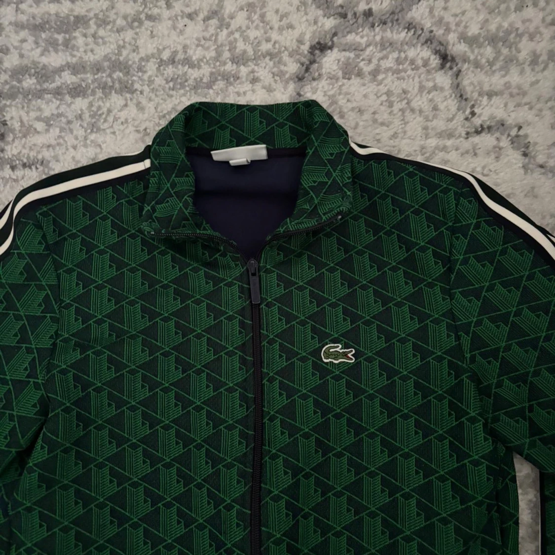 Grön mönstrad ziptröja från Lacoste - 1