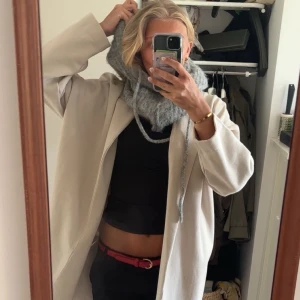 Balaclava grå - En grå superfin balaklava!!