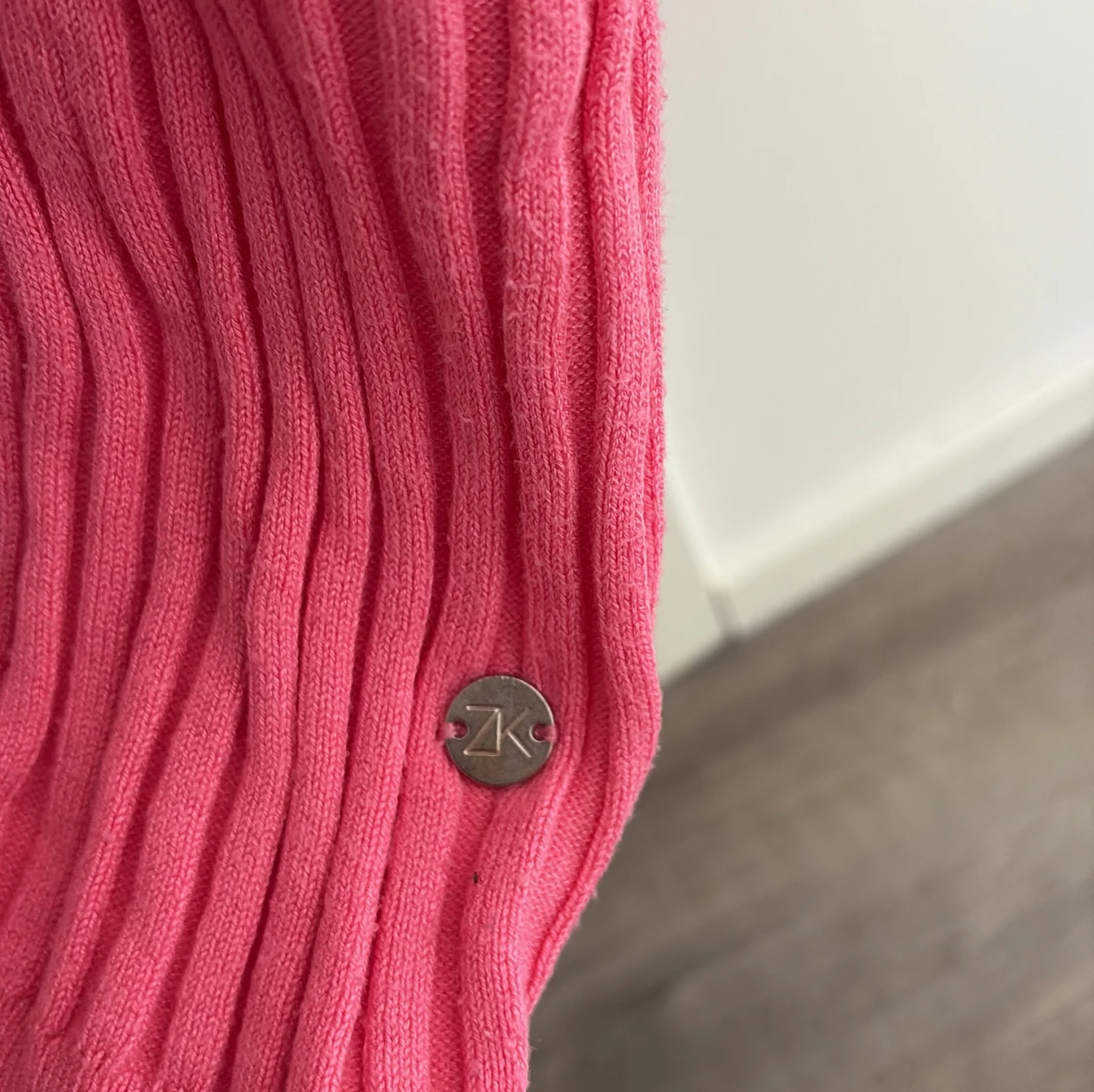 Rosa ribbad tröja från Zink - 1