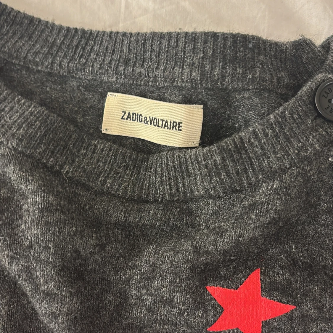 Grå stickad tröja med röda stjärnor Zadig & Voltaire - 2