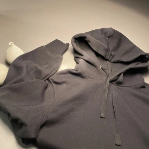 Björn Borg hoodie  - Säljer nu denna riktigt snygga björn Borg hoodien i st S bara höra av dig vid frågor eller funderingar, pris kan absolut diskuteras