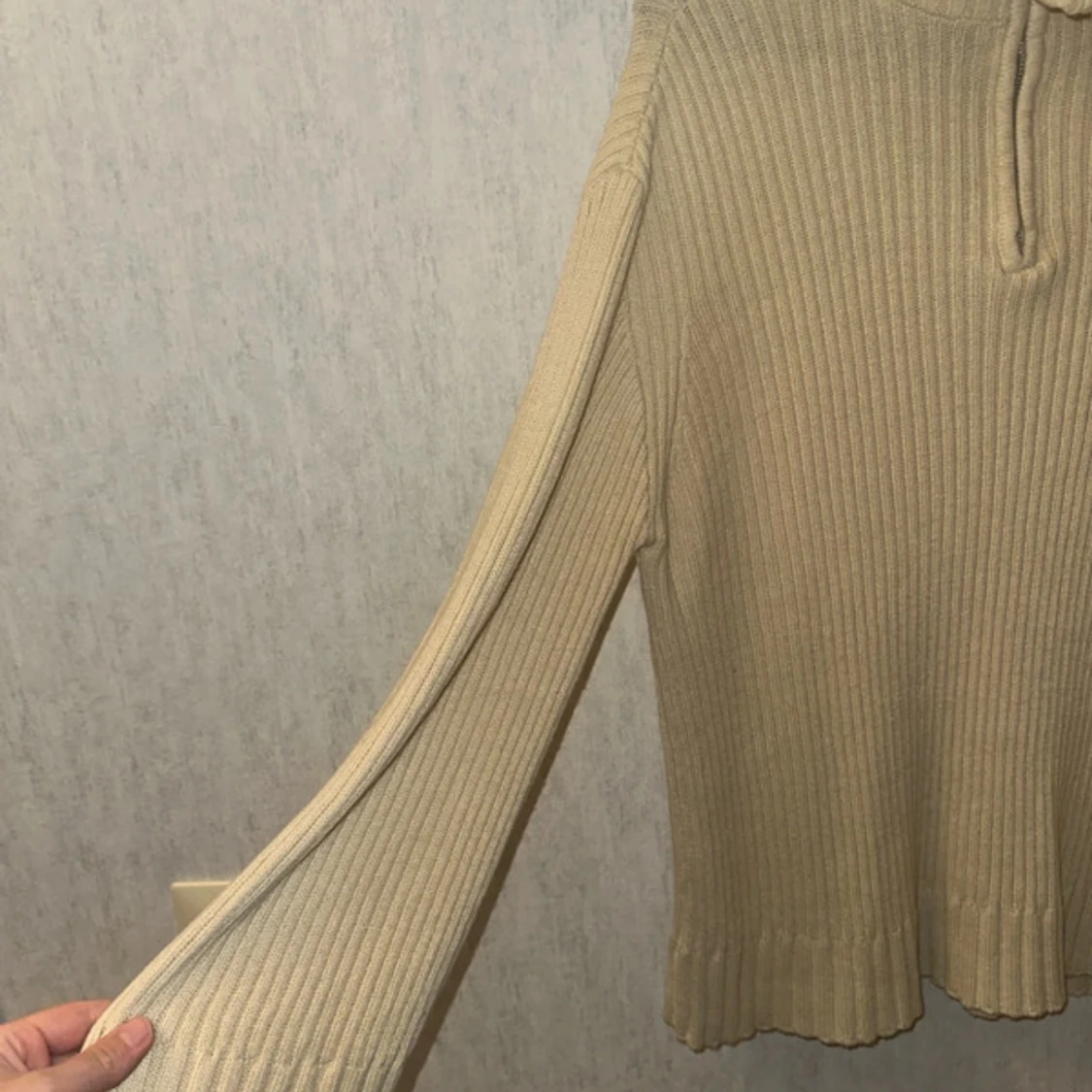 Beige ribbad tröja med half zip - 1