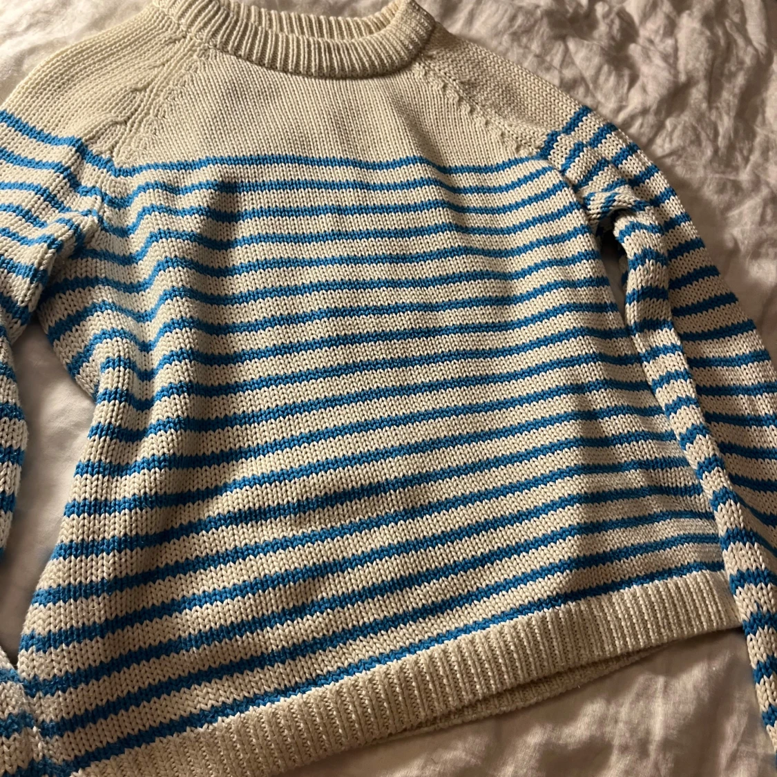 Stickad tröja - 1