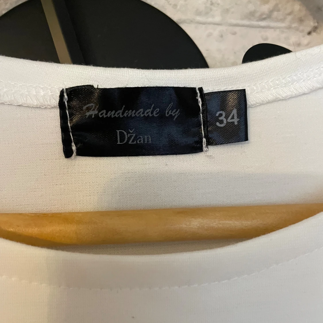 Vit kortklänning med volang från D'Zan - 2