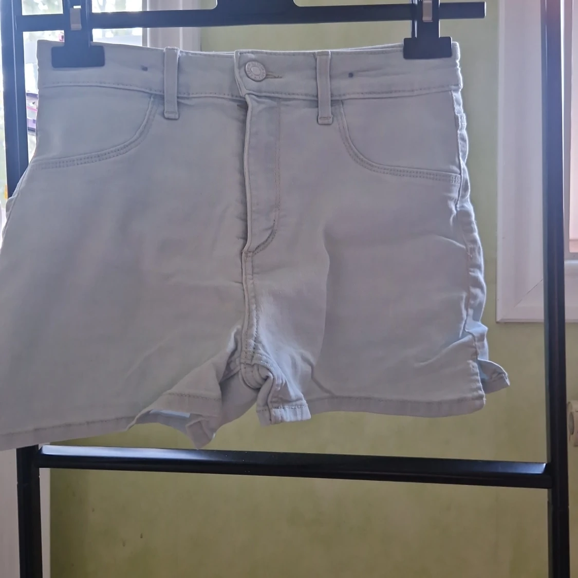 Ljusblåa jeansshorts från H&M