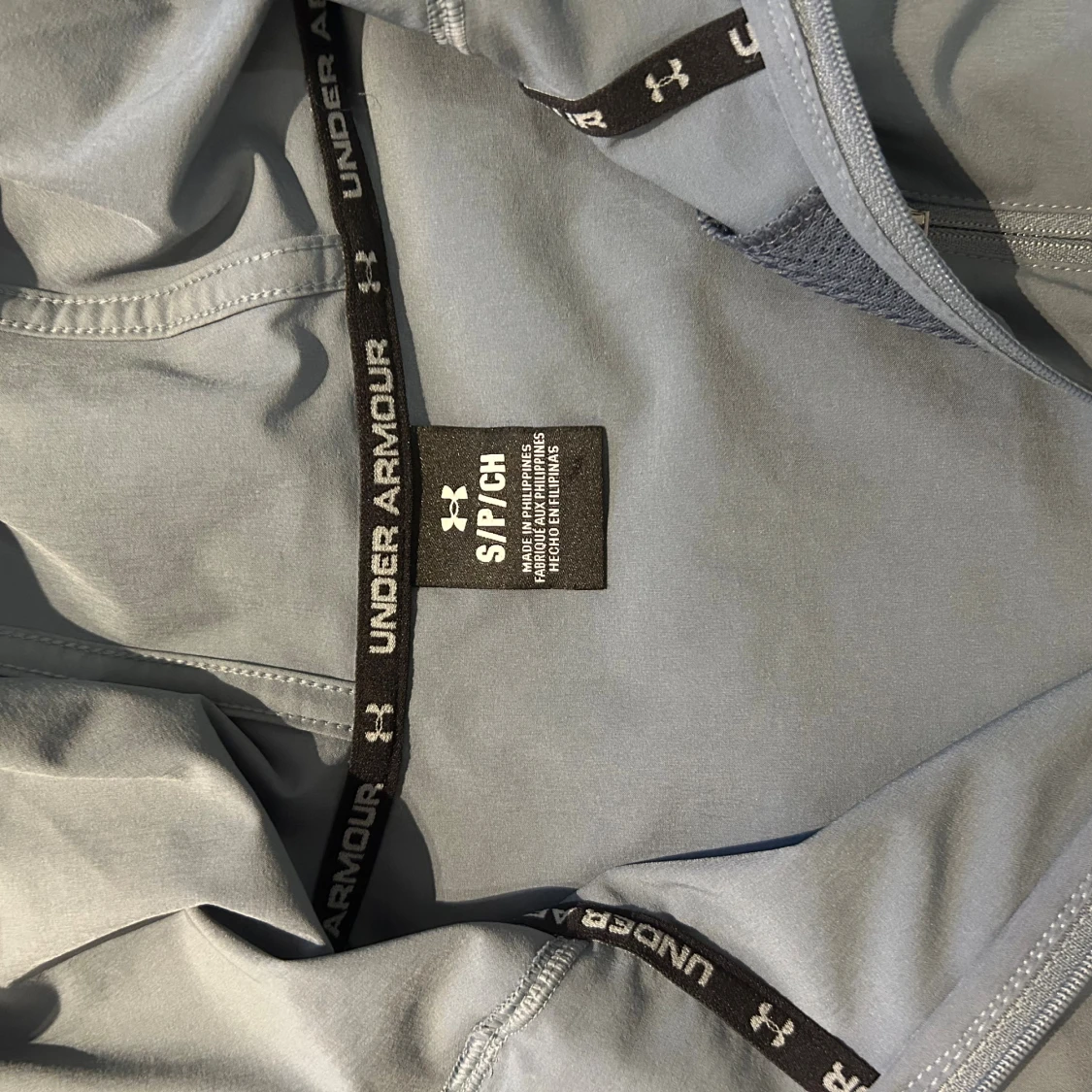 Under armour windbreaker  - 2