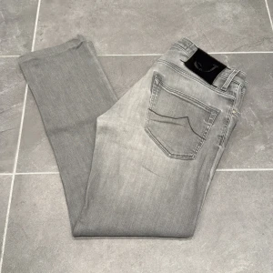 Jacob Cohën style 696 - Ett par snygga byxor från Jacob Cohën i storlek W29 i modellen Style 696