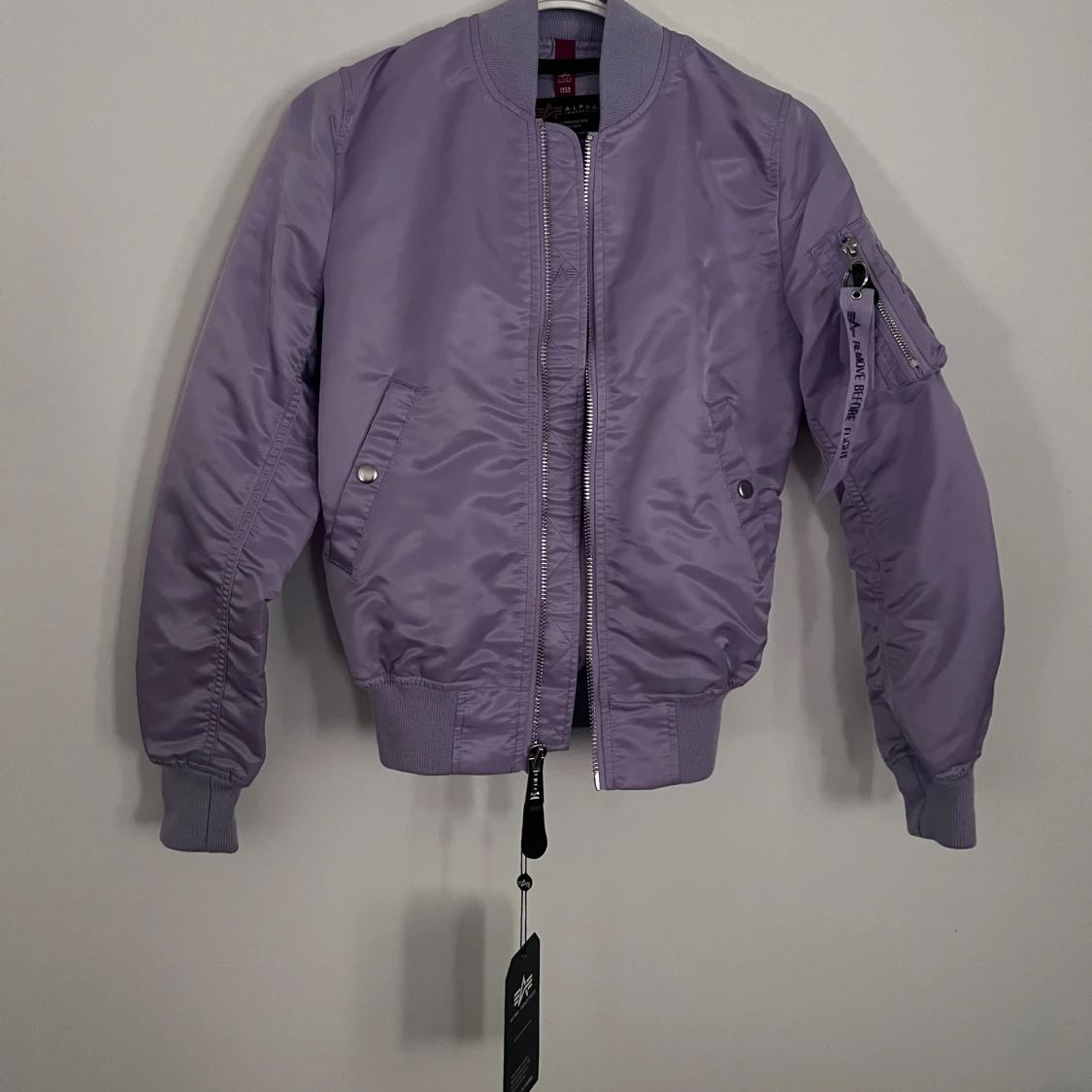 Bomberjacka från Alpha Industries - 1