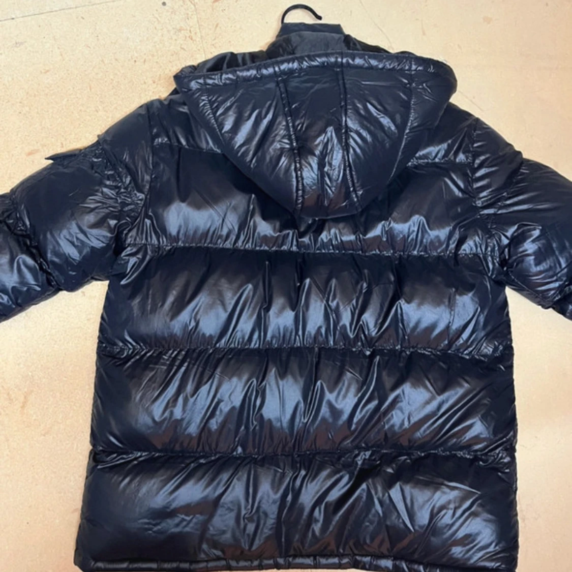 Svart pufferjacka  - 1