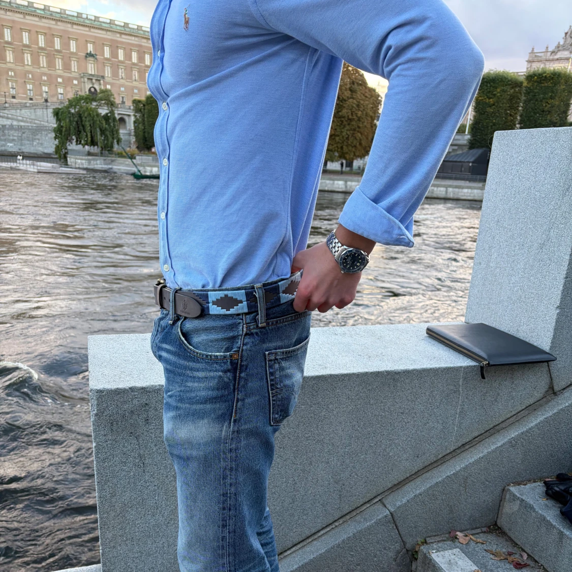 Mörkblå-ljusblå broderat bälte - 2