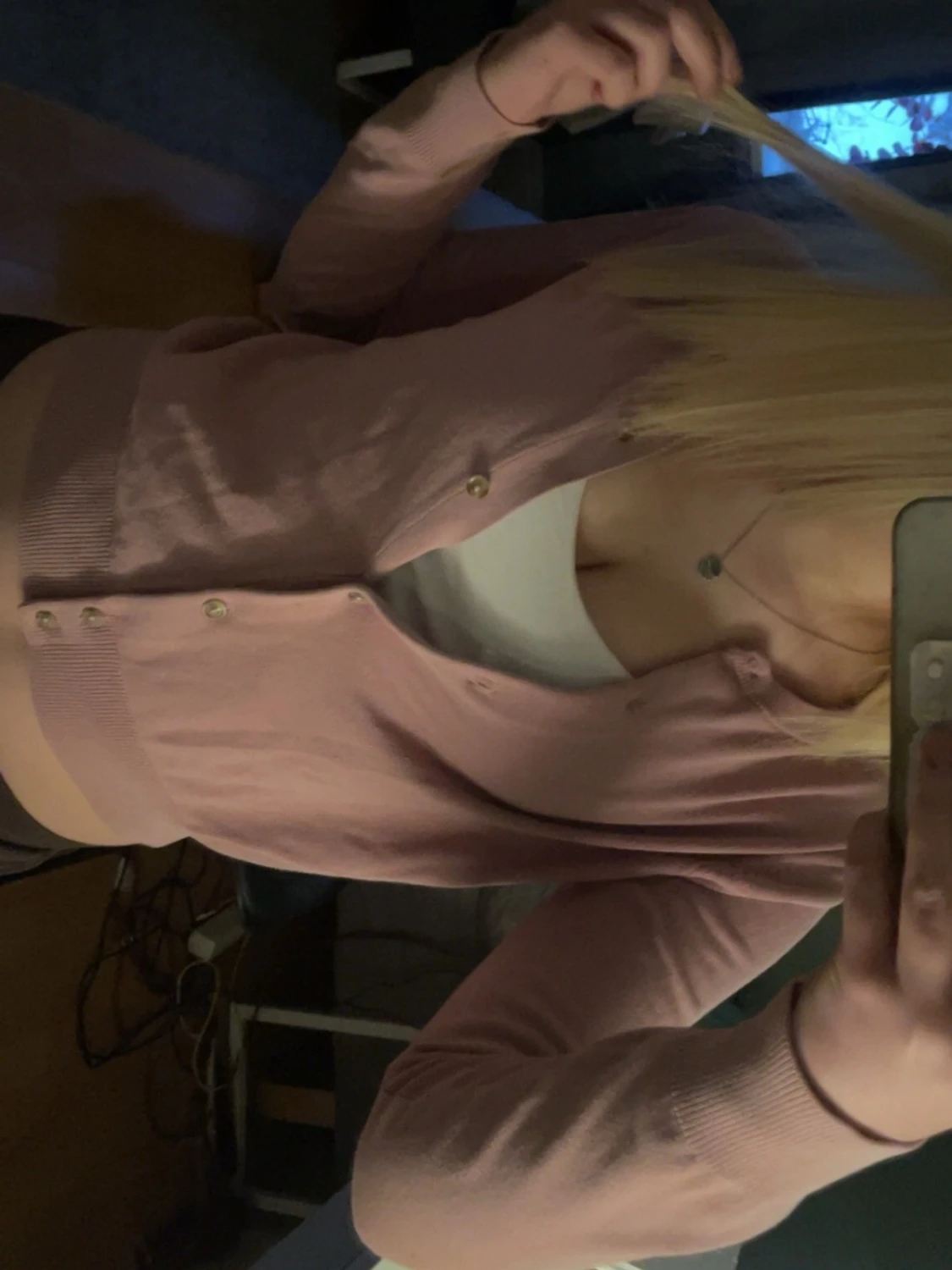 Ljusrosa cardigan med knappar