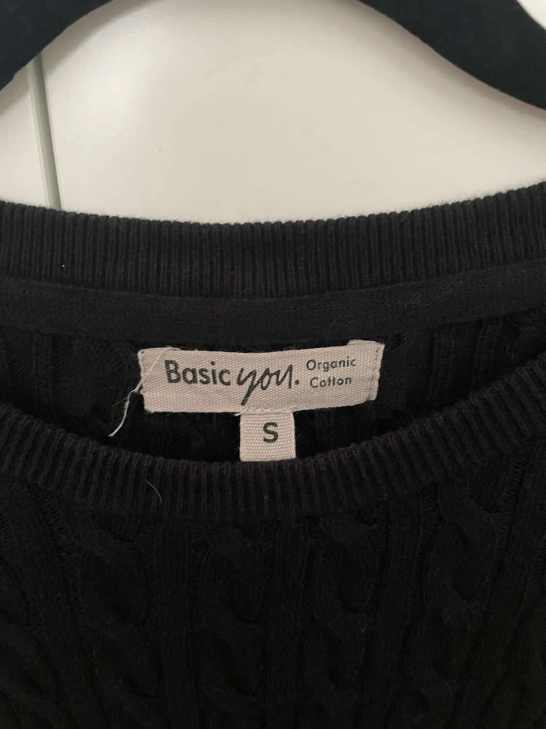 Svart kabelstickad tröja - 3