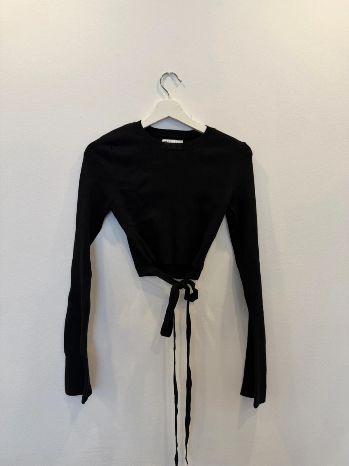 Svart croppad topp från ASOS DESIGN