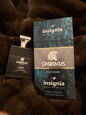 Spartacus insignia French privee club 💙 - Natural spray vaporisation oanvänt 