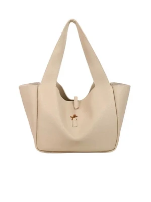 Beige handväska i skinn - Stilren beige handväska med breda axelband och enkel design. Väskan är tillverkad i skinn och har en dekorativ knytning framtill. Perfekt för dig som gillar minimalistisk och tidlös stil.