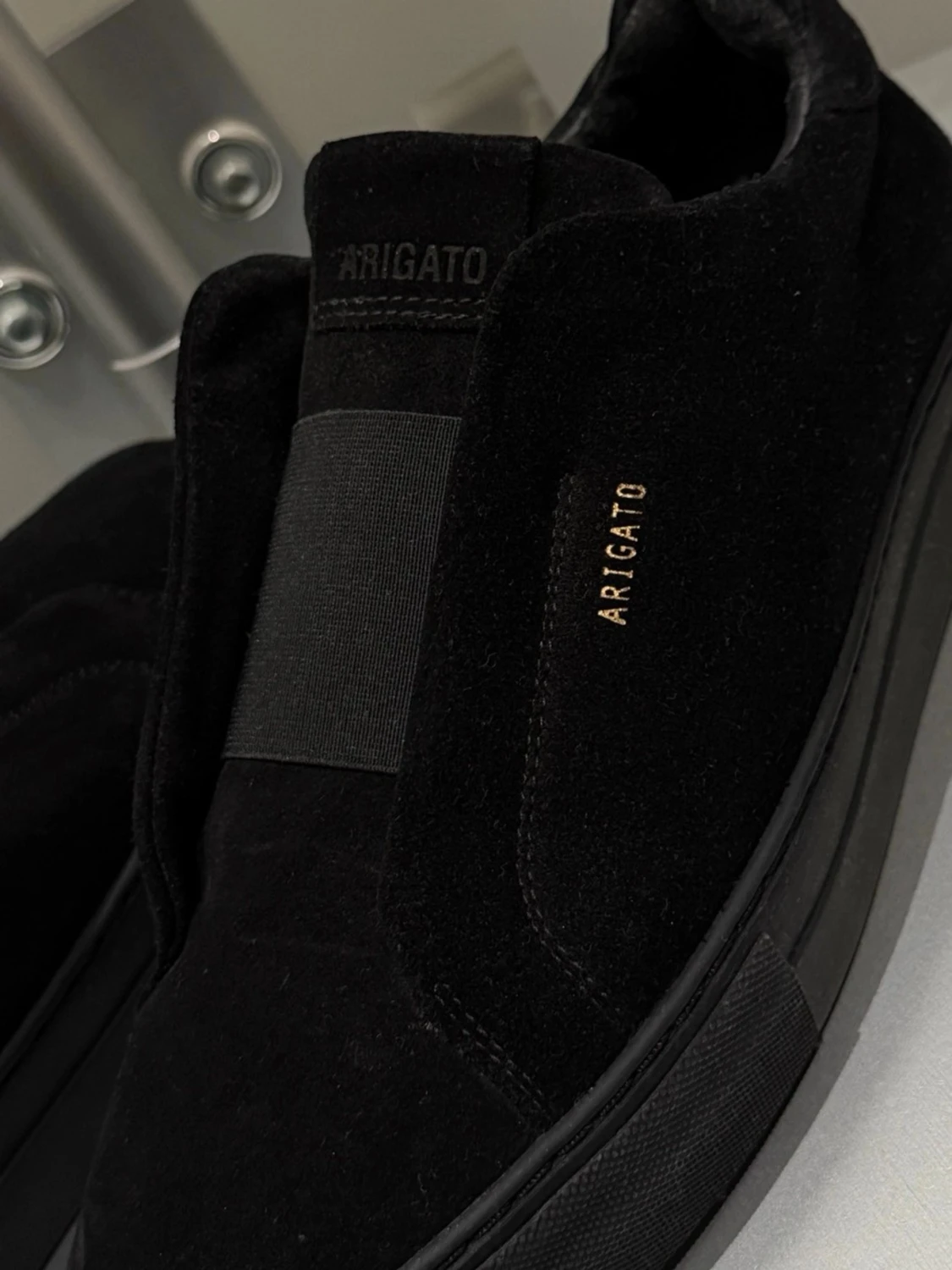 Svarta sneakers från Axel Arigato nästan oanvända - 1