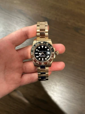 Klocka - Klocka till salu med automatisk urverk.