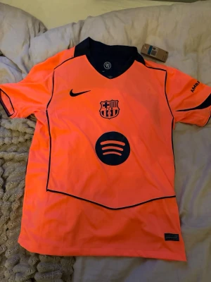 Fotbollströja - Helt ny barcelona tröja storlek M