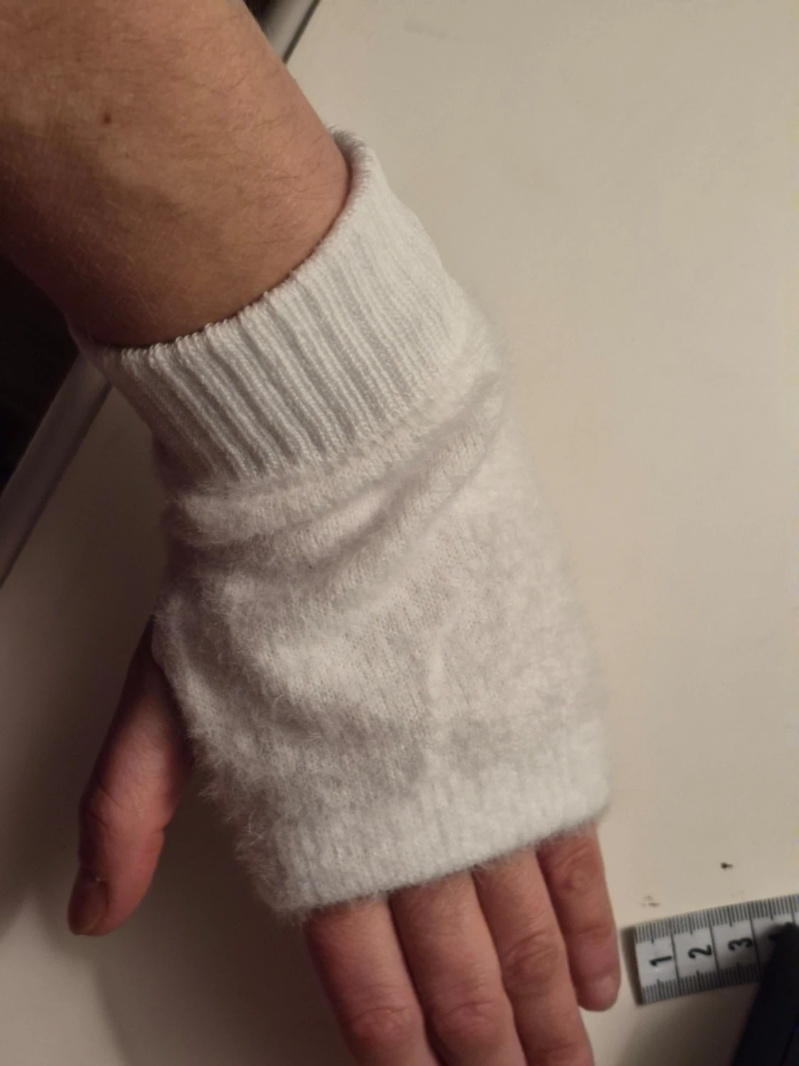  Helt nya Vita stickade handledsvärmare - 1