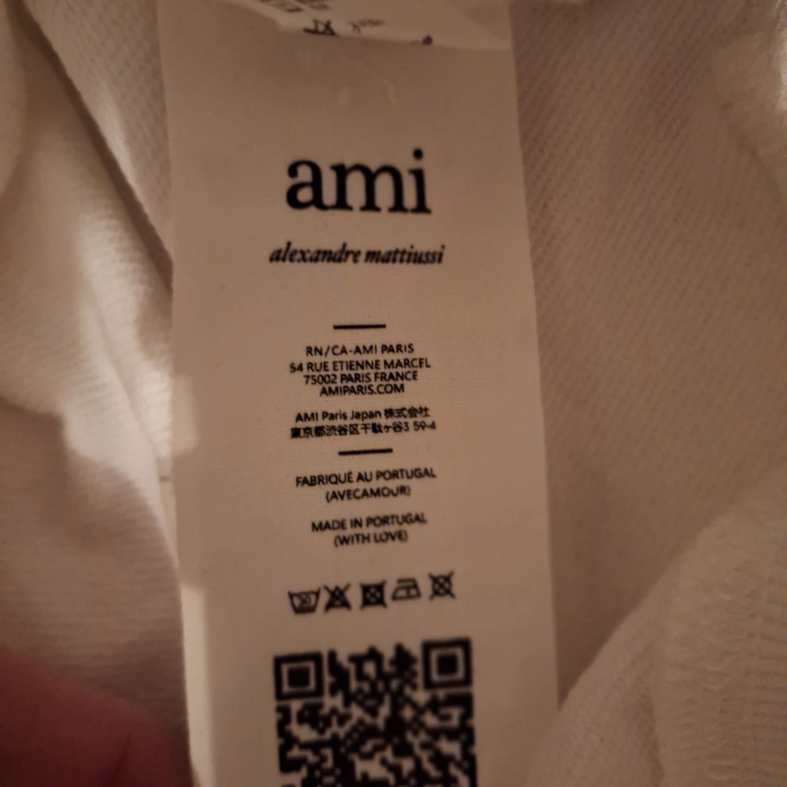 Vit sweatshirt från Ami Paris med hjärtdetalj - 3