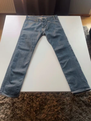 Levi's 501 blå jeans straight fit - Ganska nya och inga problem. Kom privat om du undrar något:) 