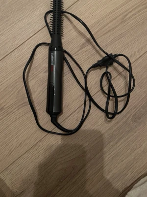 Varmluftsborste - BaByliss PRO varmluftsborste för hårstyling.