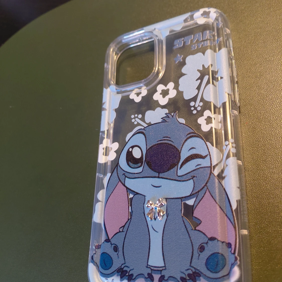 2Stitch Mobilskal Iphone 13,14