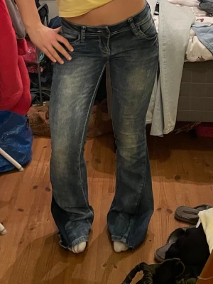köp ej!! Jeansen är redan sålda💗💗 - Ska göra ett byte med en tjej så jeansen är redan sålda💕💕