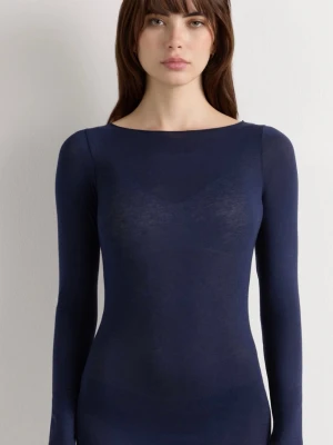 Mörkblå intimissmi tröja  - En mörk blå intimissmi tröja i storlek M, den har prislappen kvar och jag säljer den då jag alldrig har använt den.