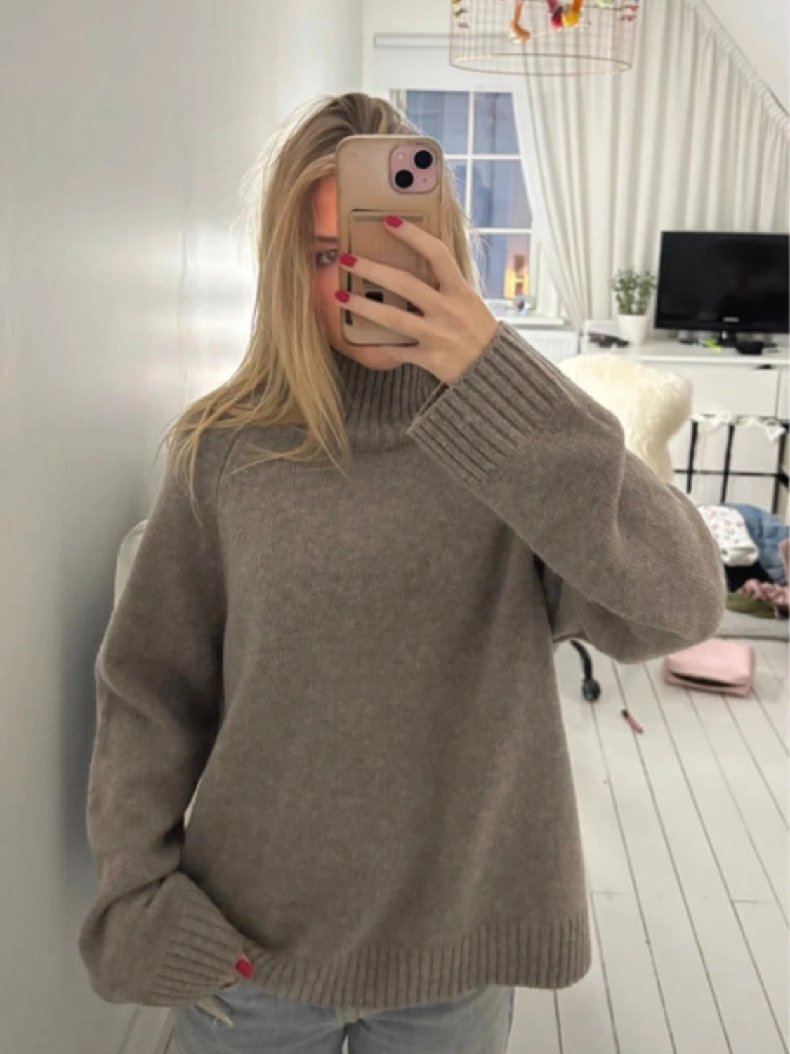 Beige stickad polotröja