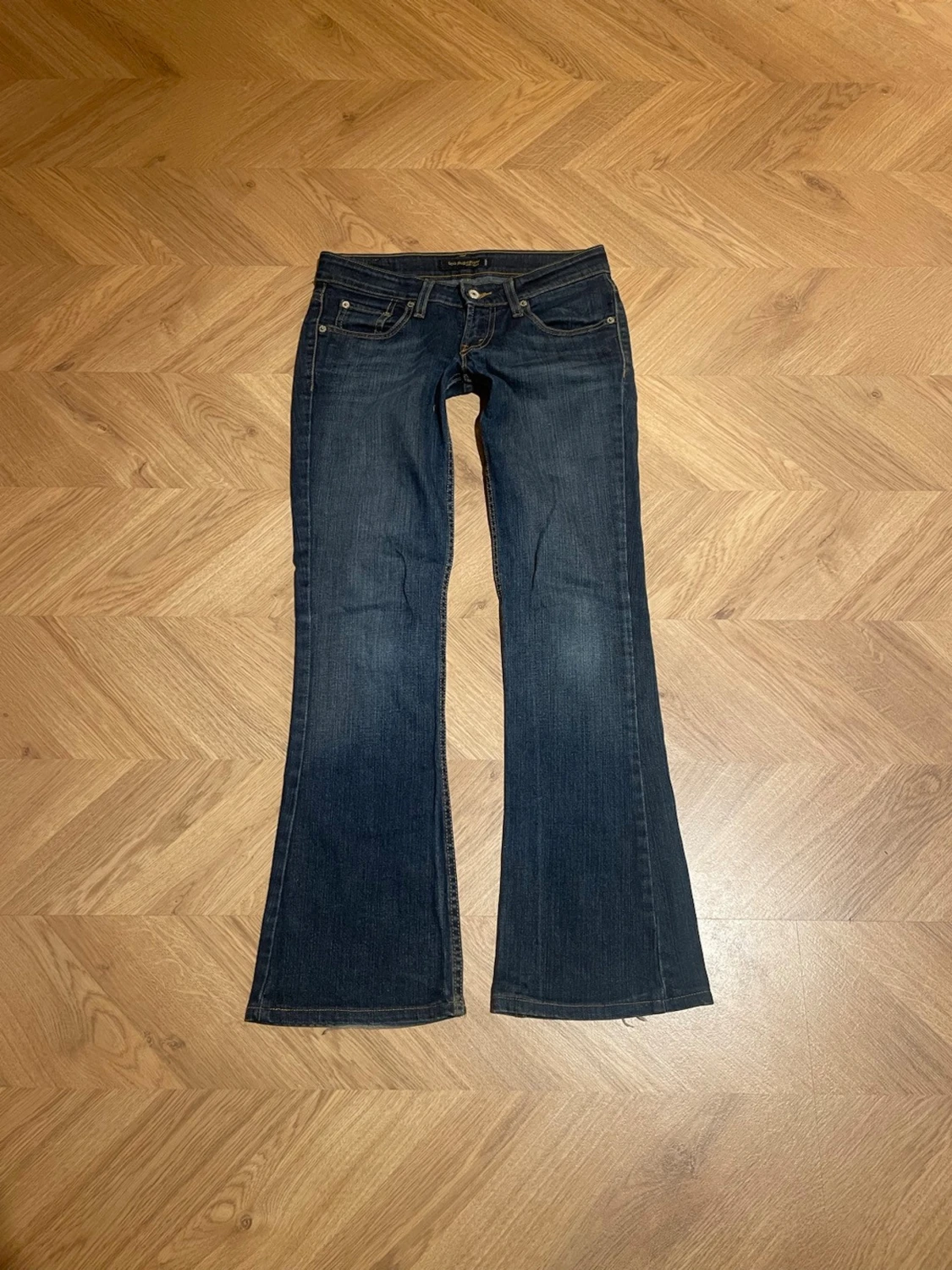 Levis jeans