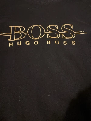 Hugo boss sweatshirt - XXL men passar bra på mig som har M/L 185cm