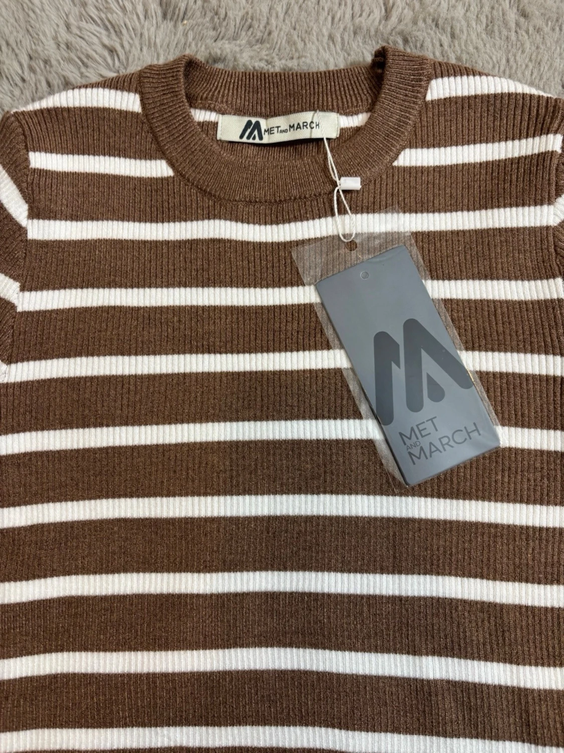 Brun och vit randig croppad tröja - 3