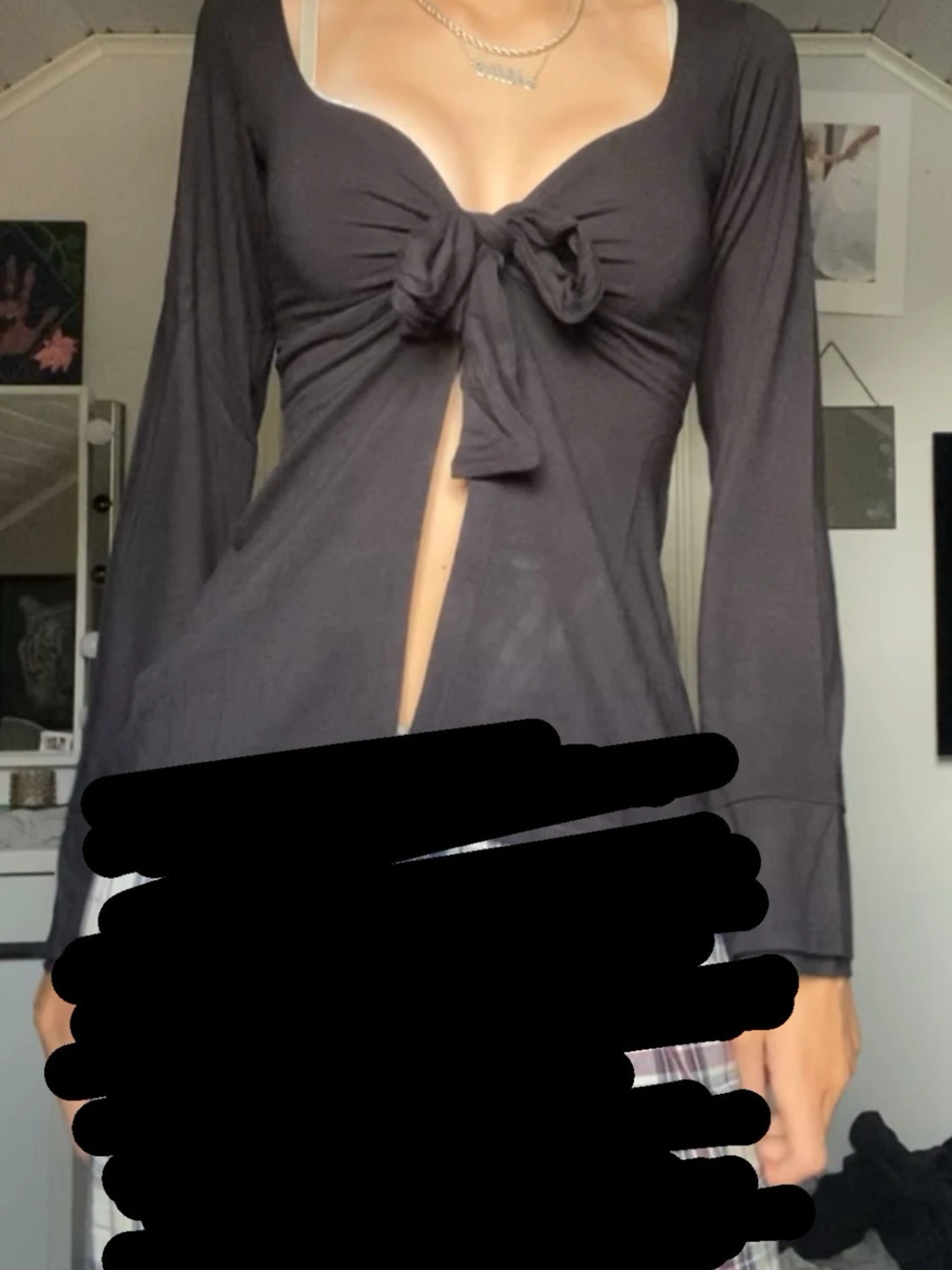 Svart långärmad topp med knyt - 1