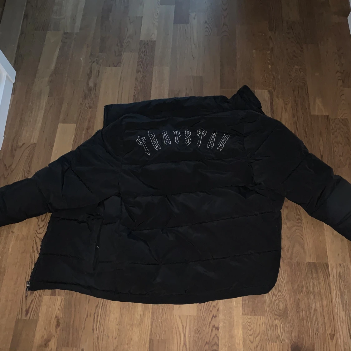 Svart Trapstar pufferjacka - 1