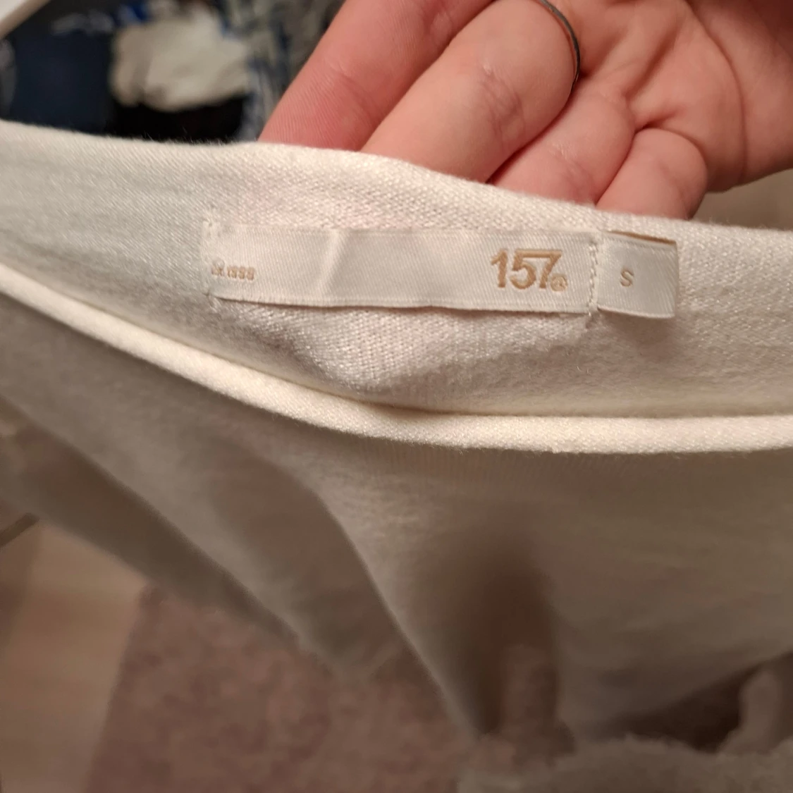 Vit stickad tröja från 157 - 2