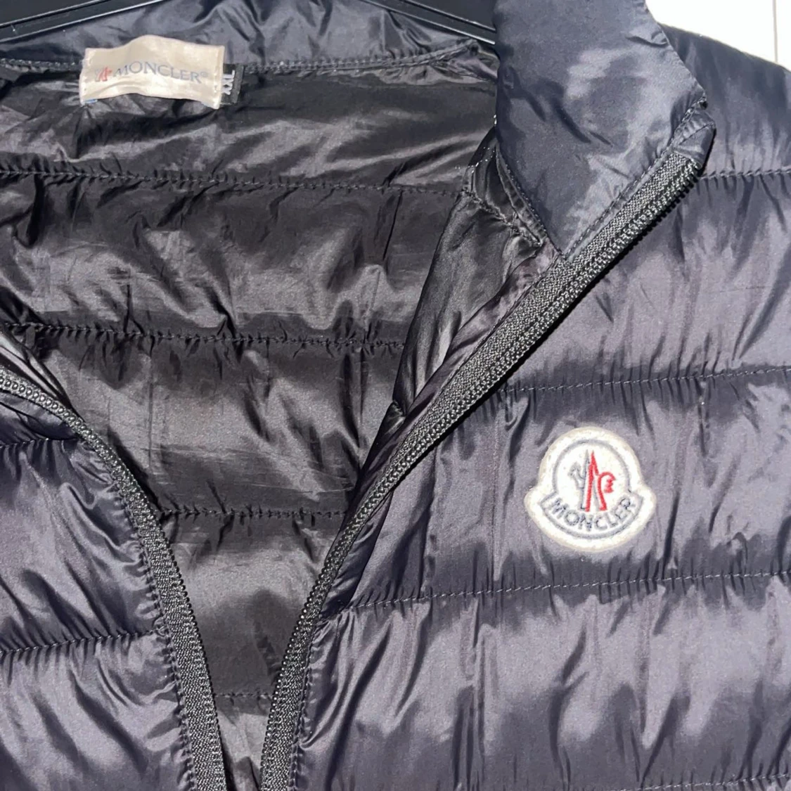 Svart dunväst från Moncler - 1