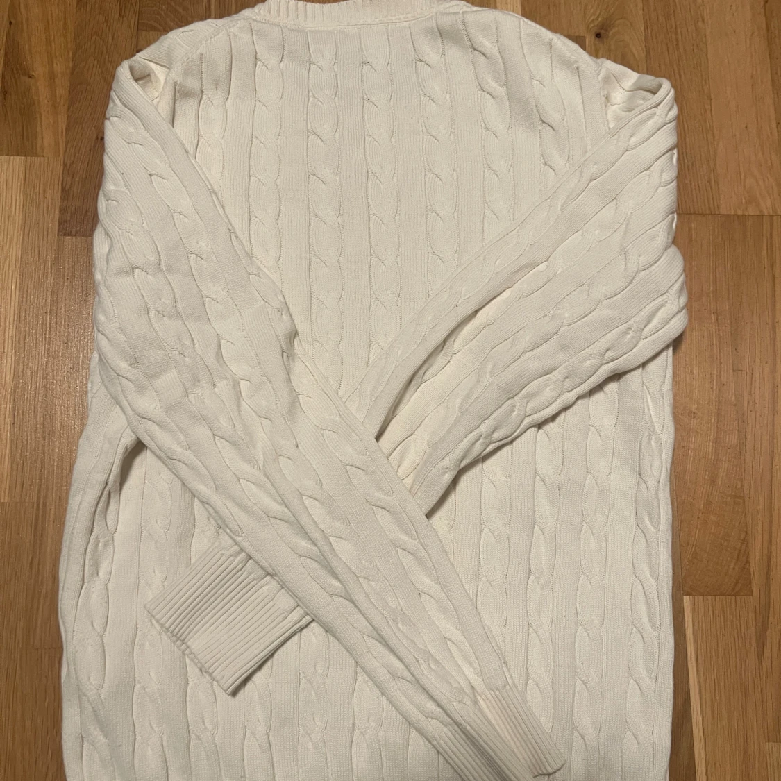 Vit kabelstickad tröja från GANT - 4