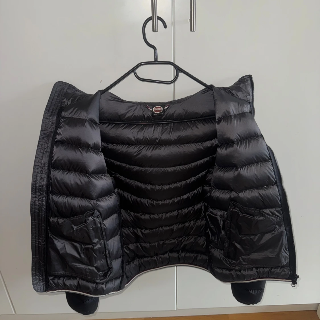 Svart dunjacka från Colmar med huva - 2