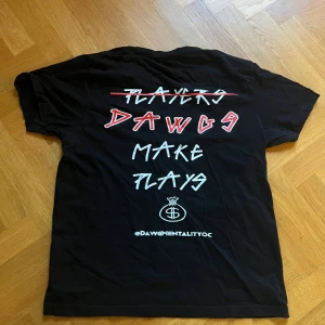 Tshirt med tryck - Tshirt med tryck från dawgmentalityco