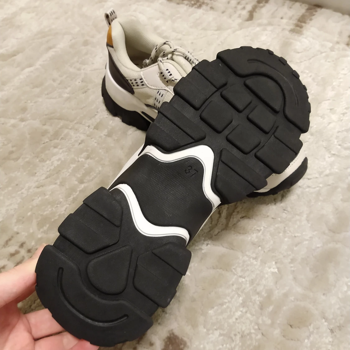 Chunky beige sneakers - 1