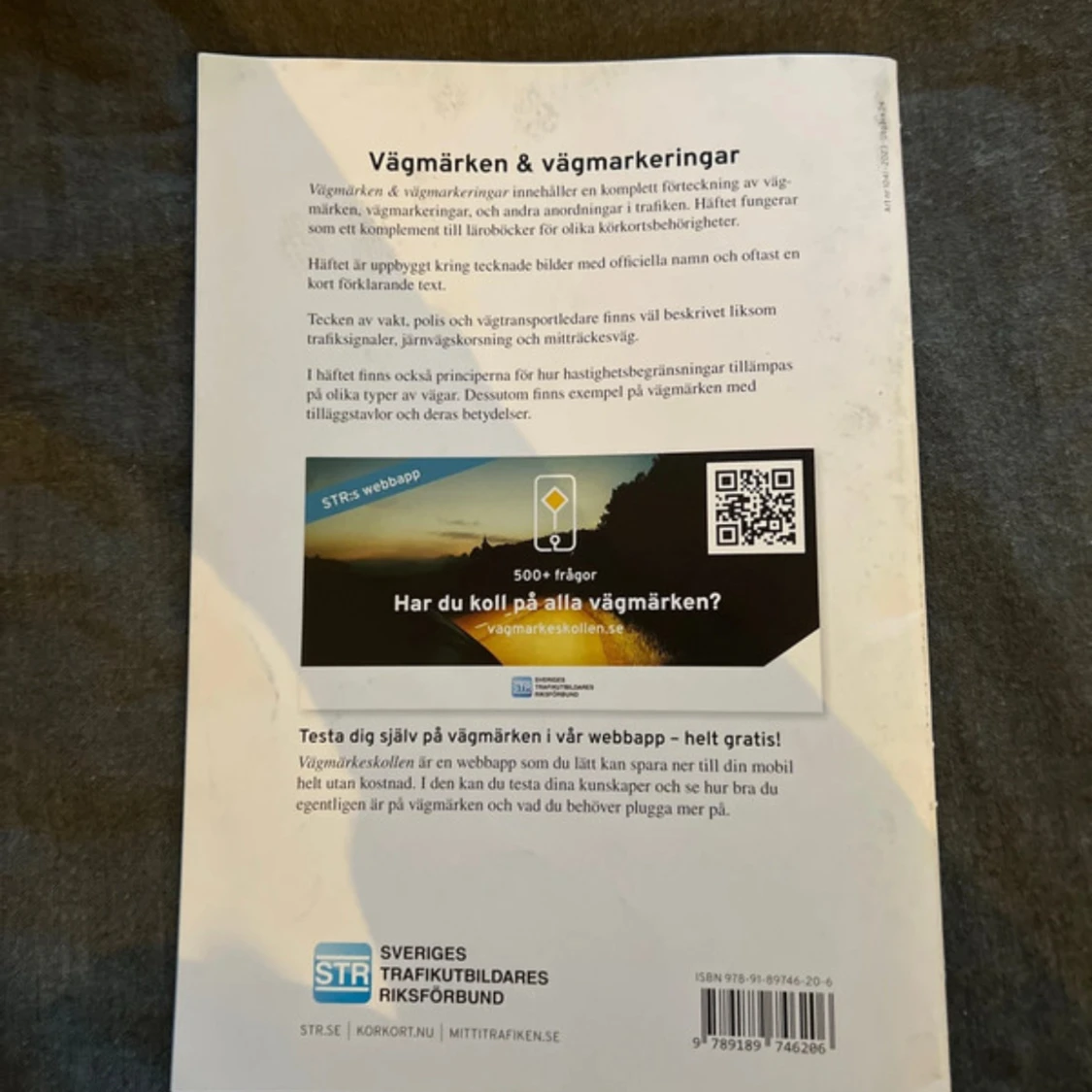 Vägmärken & vägmarkeringar - 1