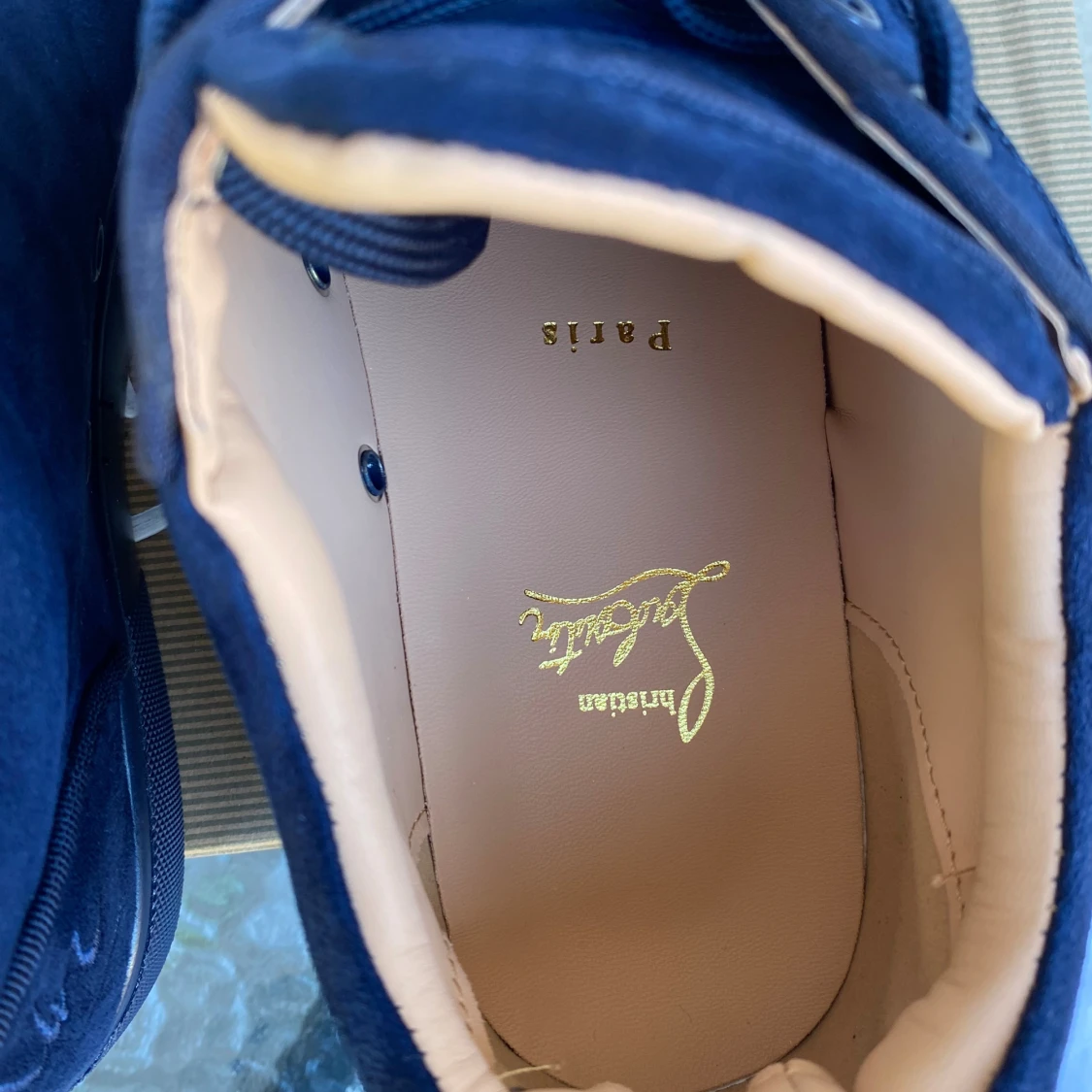 Blå mocka sneakers från Louboutin - 3