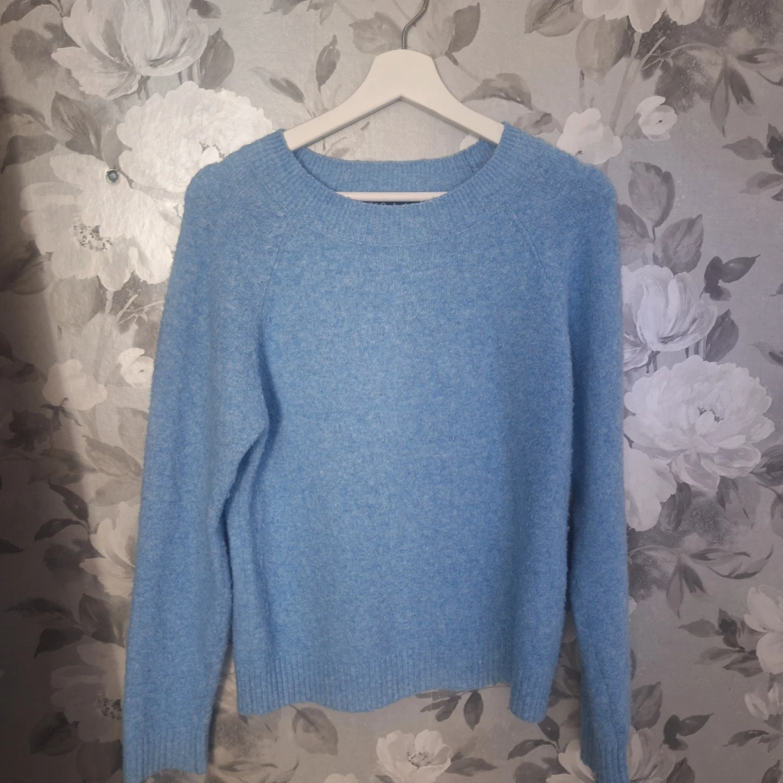 Ljusblå stickad tröja från Vero Moda