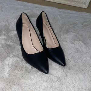 Kitten heels - Använda en gång