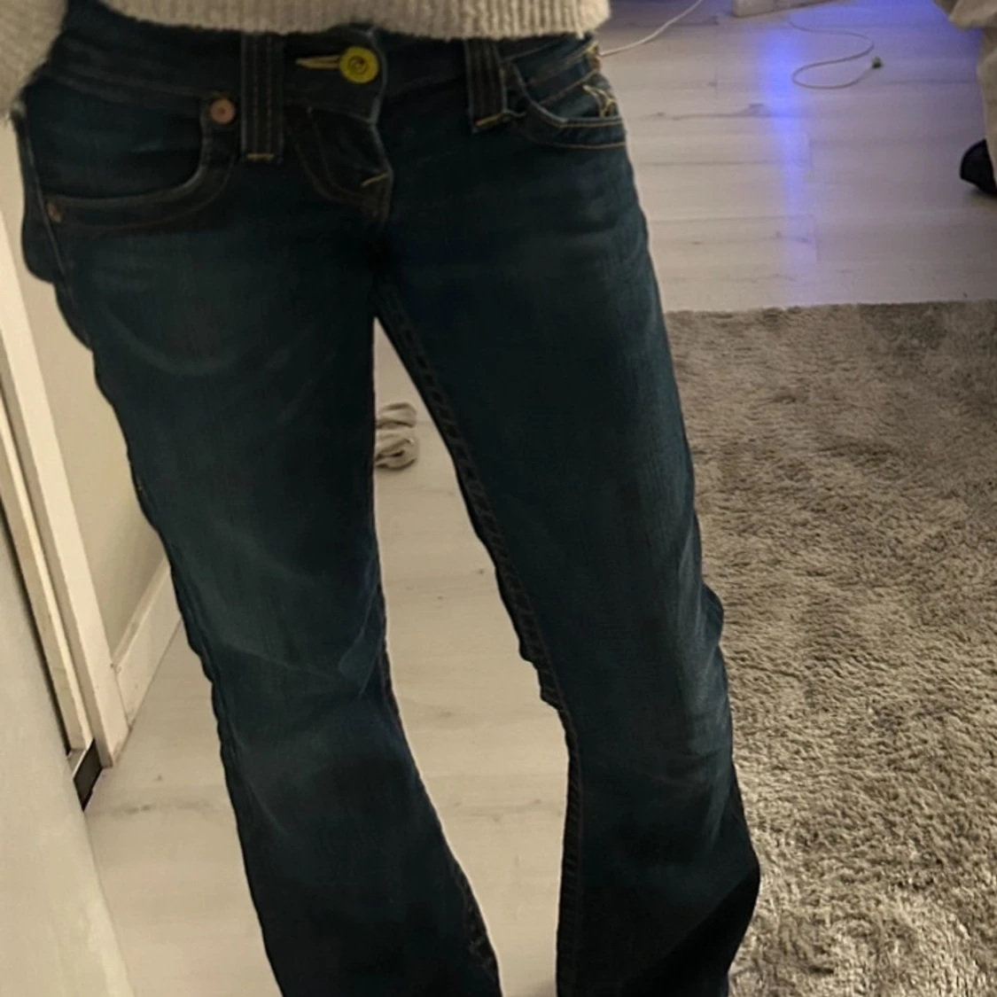 Bootcut true religon jeans. - 2