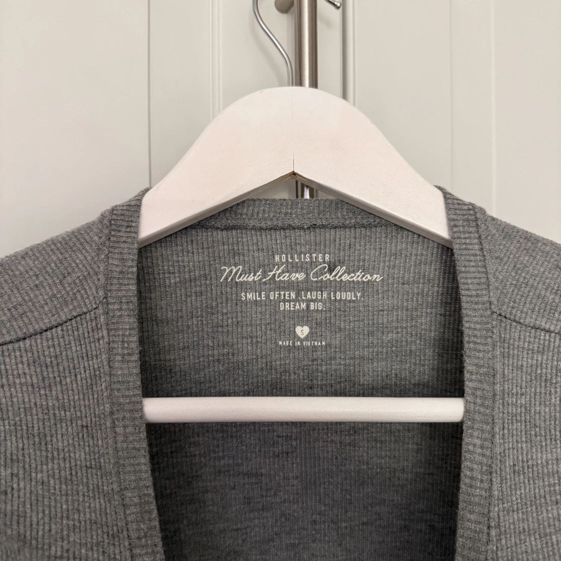 Hollister - 3